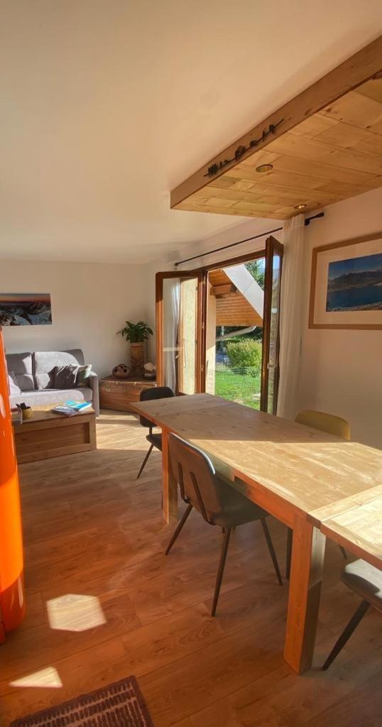 Apartment Au Calme Avec Vue Sur Les Montagnes. *