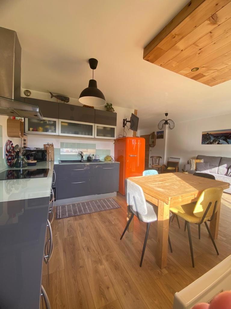 Au Calme Avec Vue Sur Les Montagnes. Apartamento Sévrier